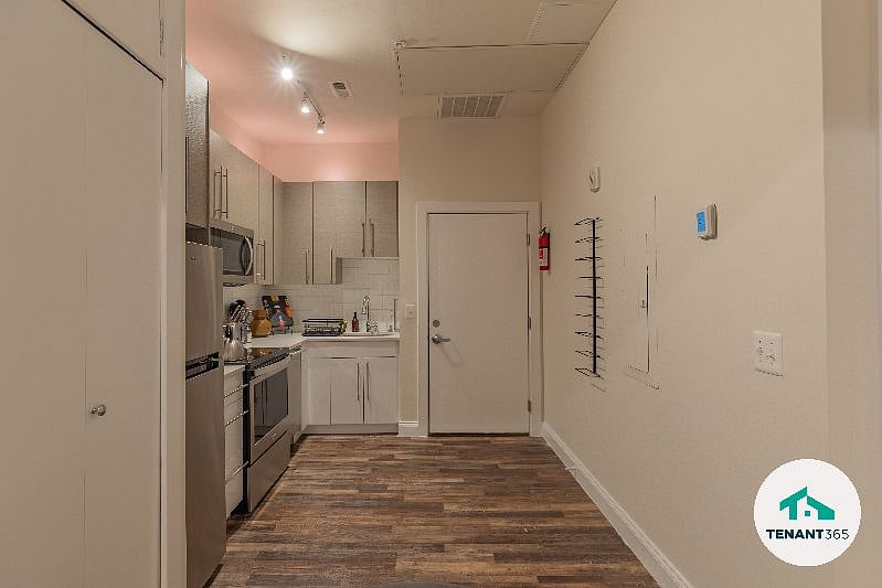 Furnished Finder property 381859_1 photo 13