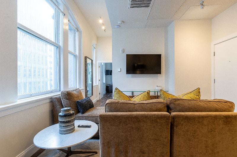 Furnished Finder property 381859_2 photo 6