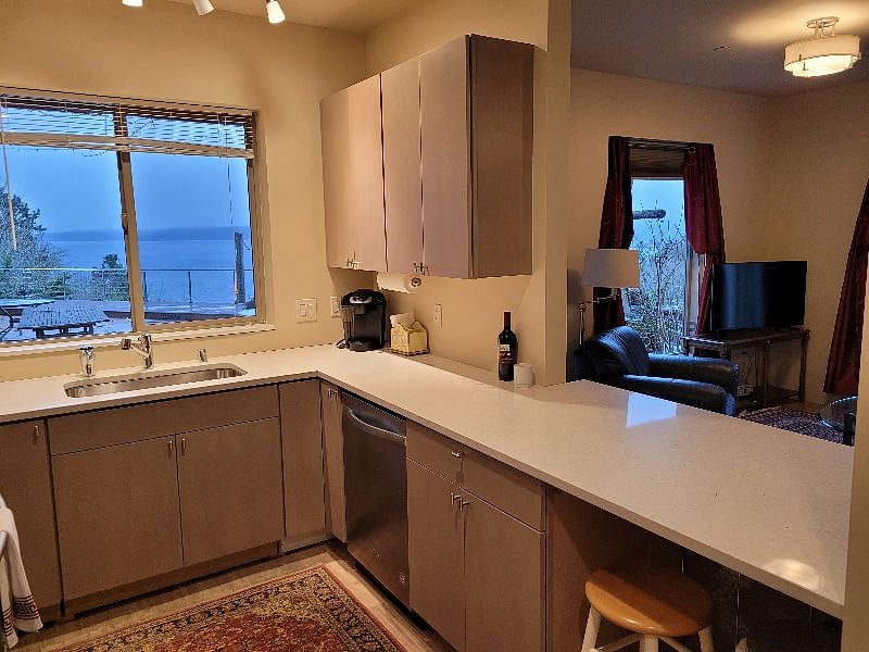 Furnished Finder property 381869_1 photo 5
