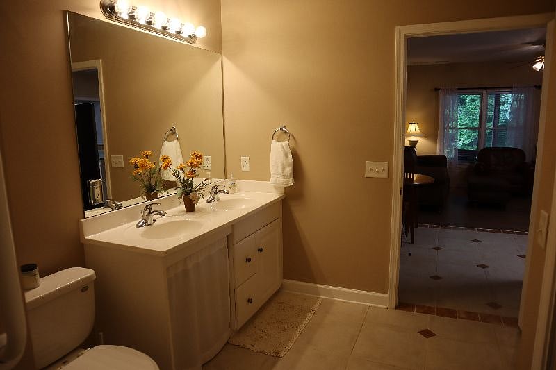 Furnished Finder property 381872_1 photo 11