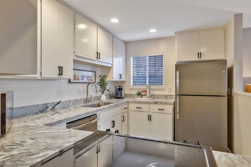 Furnished Finder property 382062_1 photo 11