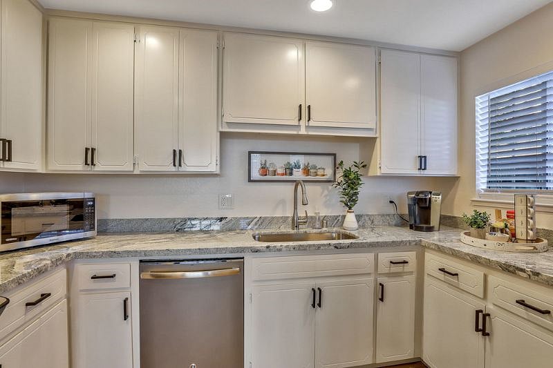 Furnished Finder property 382062_1 photo 14