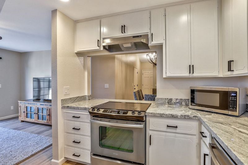 Furnished Finder property 382062_1 photo 17