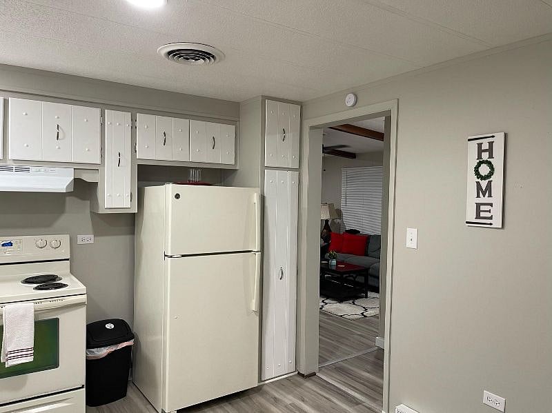 Furnished Finder property 382073_1 photo 8
