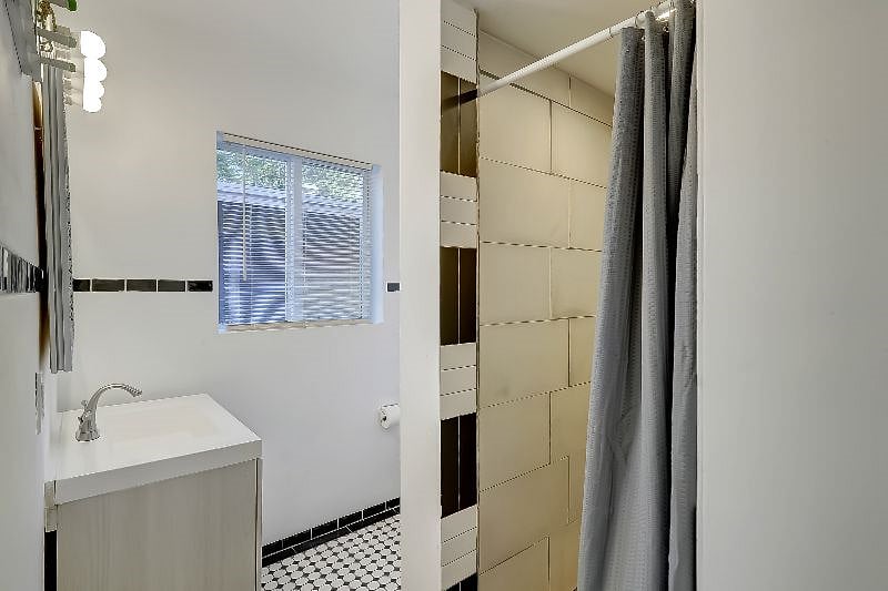 Furnished Finder property 382138_1 photo 11