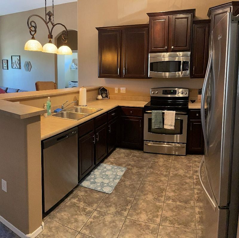 Spacious Kitchen with all appliances and coffee maker and kitchen essentials