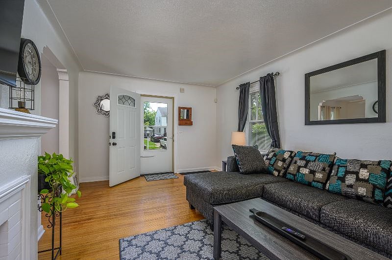 Furnished Finder property 382253_1 photo 6