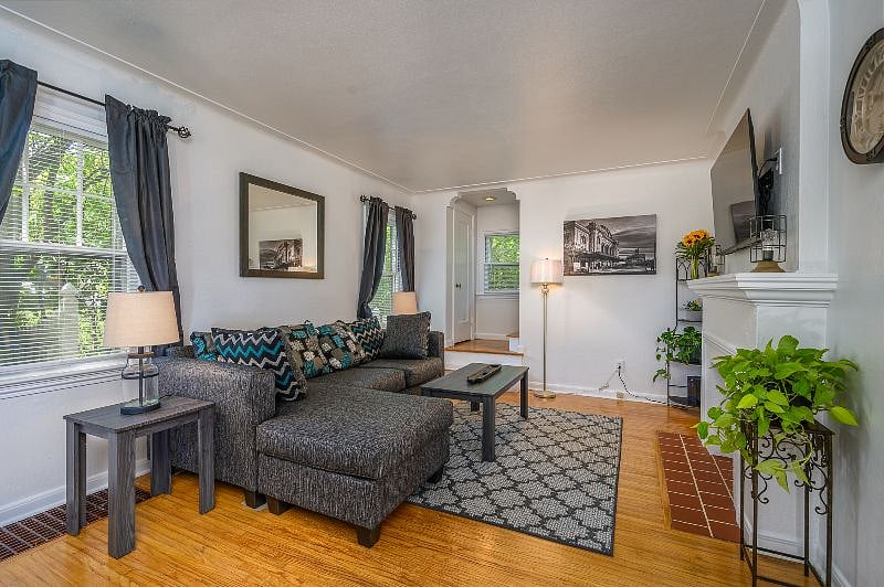 Furnished Finder property 382253_1 photo 8