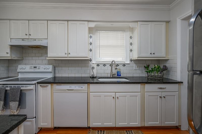 Furnished Finder property 382253_1 photo 13