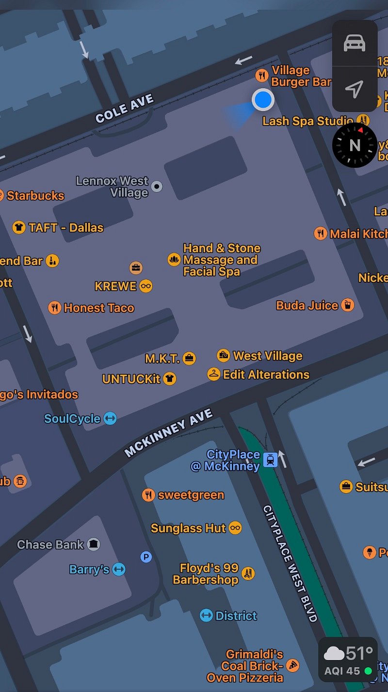 All of these restaurants, boutiques, a Starbucks, Sephora and so many more are within a 2 to 5 minute walk!