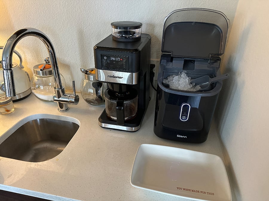 Coffee bar with crushed ice machine and high end coffee bean grinder, coffee maker