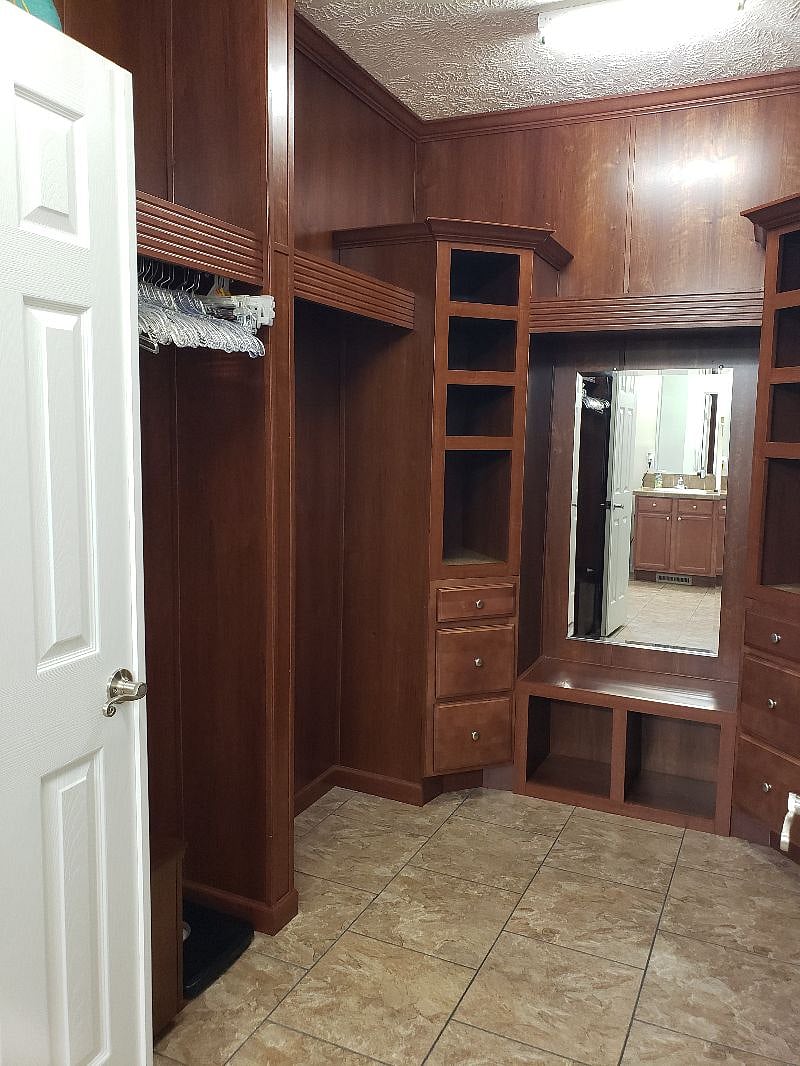 Master Closet 