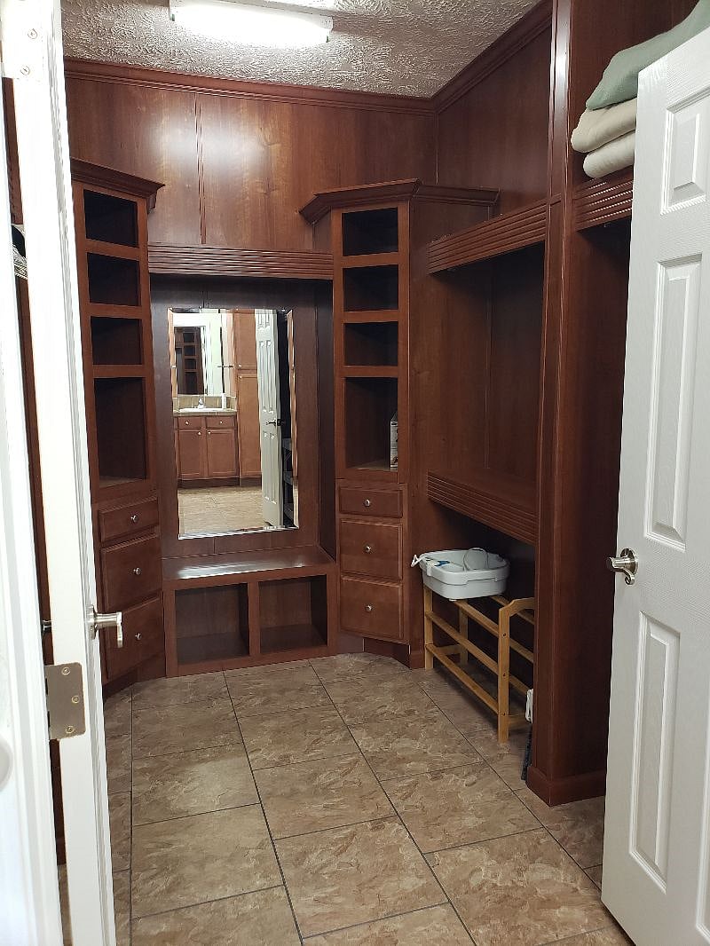 Master Closet 