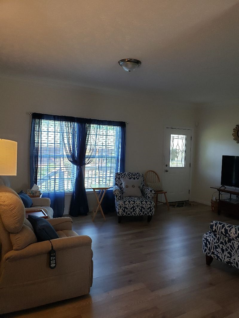 Living Room/Common Area