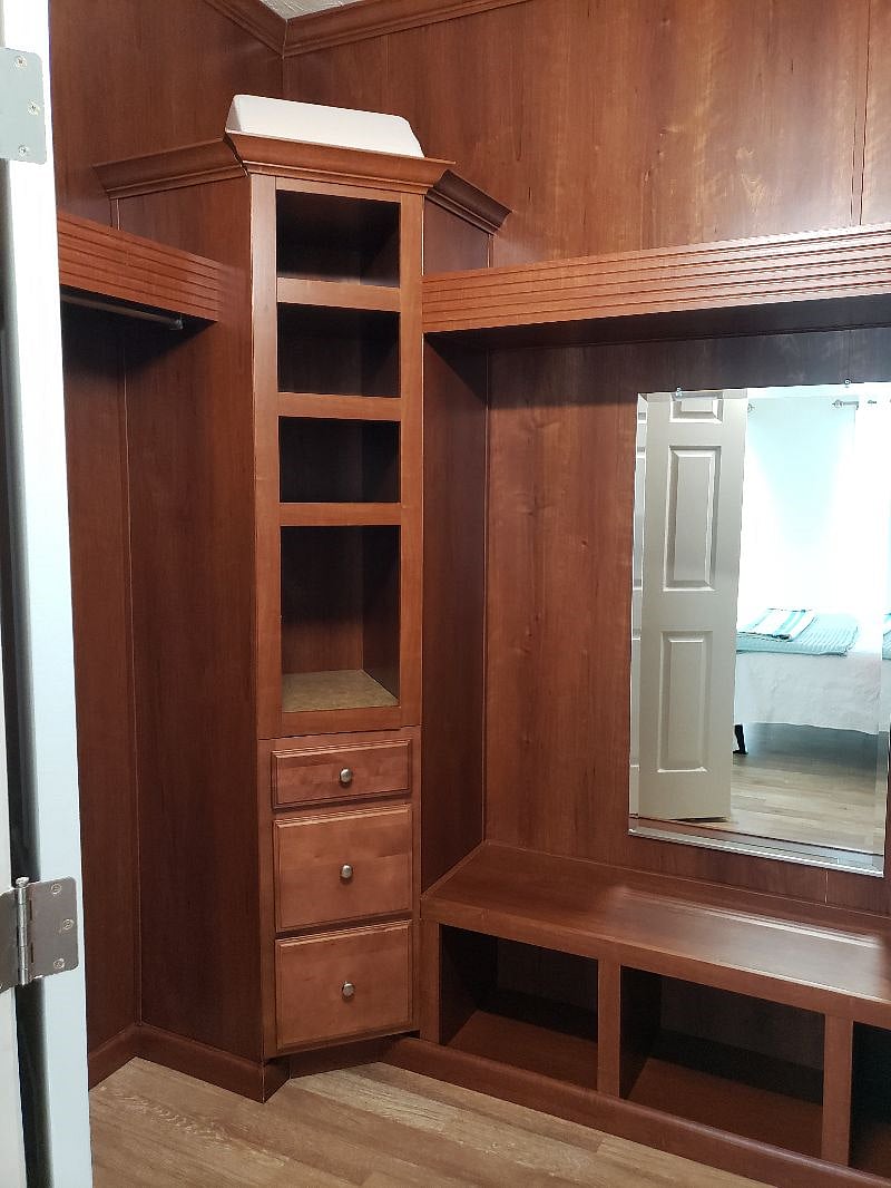 Mini-Master Closet