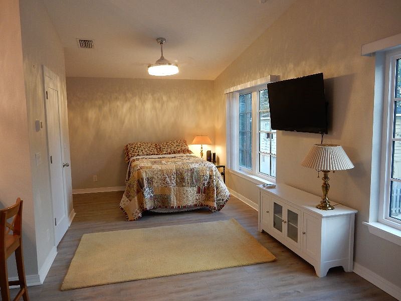 Furnished Finder property 382370_1 photo 9