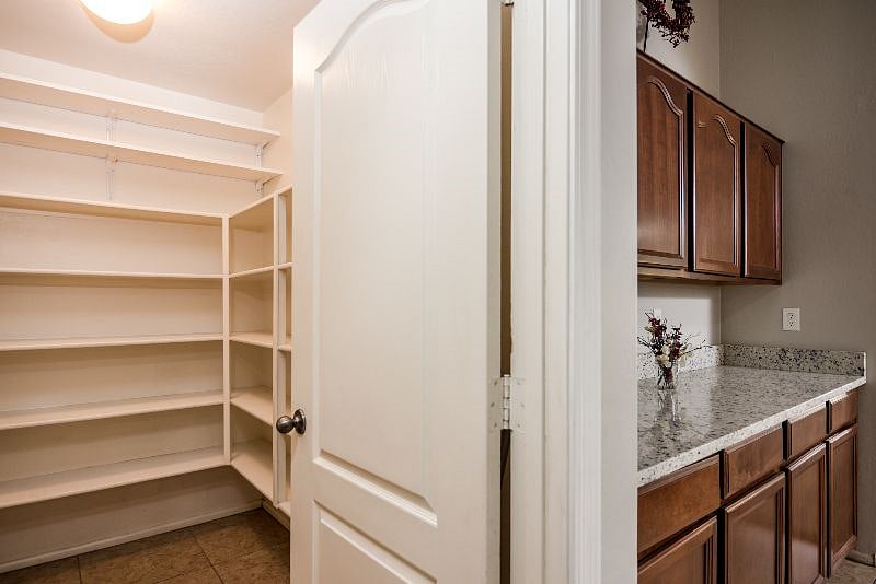 Furnished Finder property 382458_1 photo 12