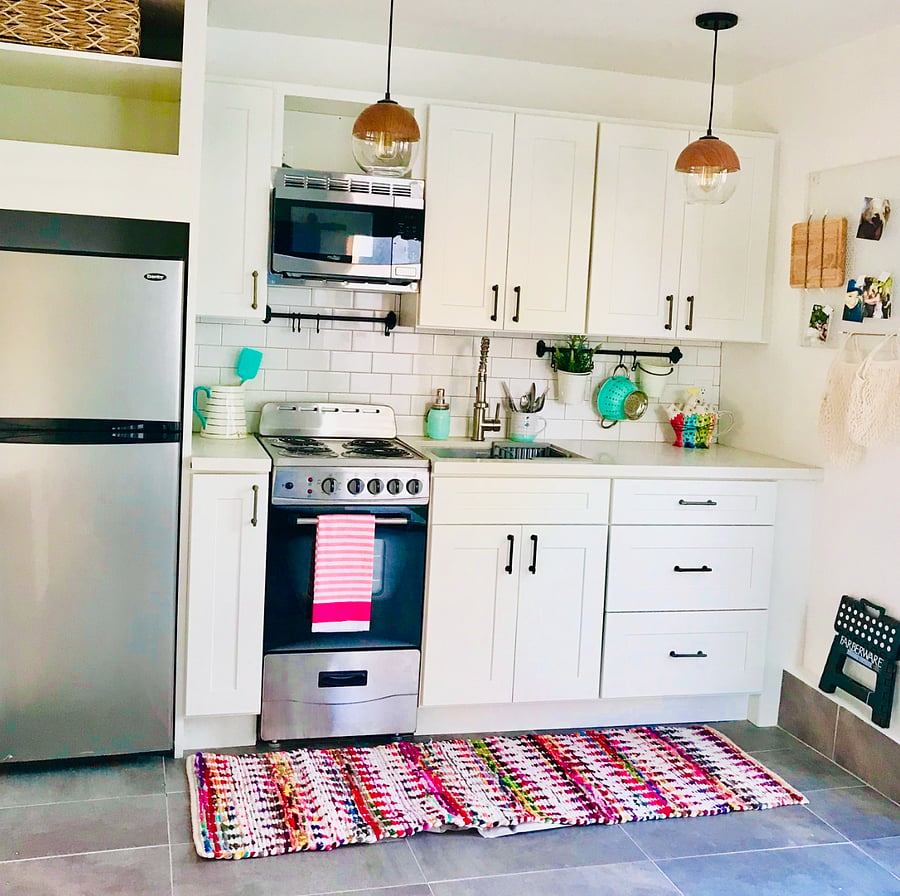 Charming kitchen equipped with everything you might need.