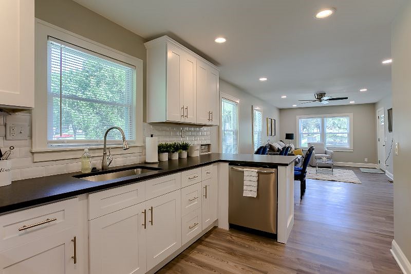 Furnished Finder property 382490_1 photo 10