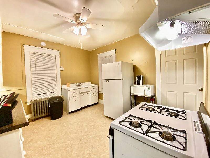 Furnished Finder property 382616_2 photo 8
