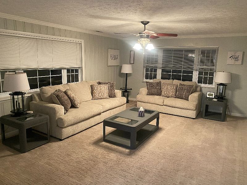 NIGHT VIEW SEPERATE PRIVATE FAMILY ROOM