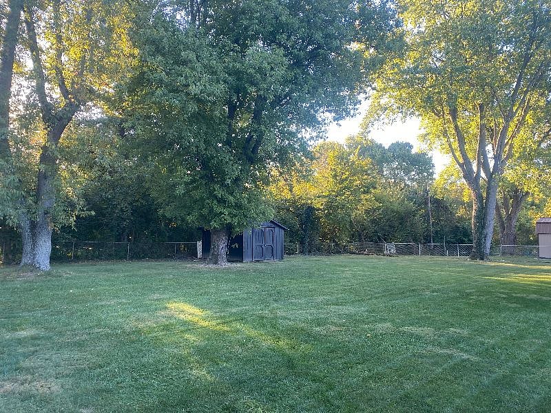 FULLY FENCED LARGE BACK YARD FOR YOUR PETS