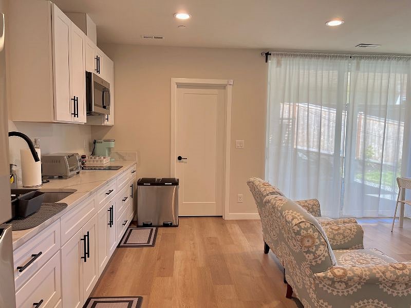 Furnished Finder property 382723_1 photo 7