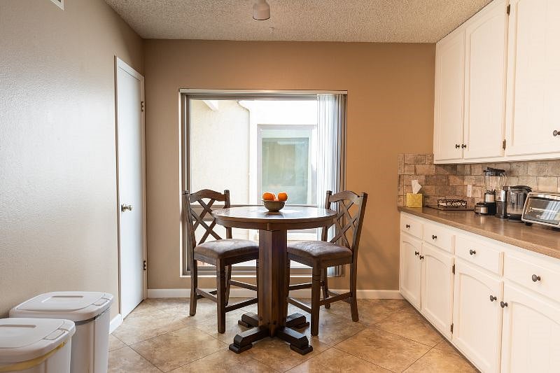 Hightop table in kitchen