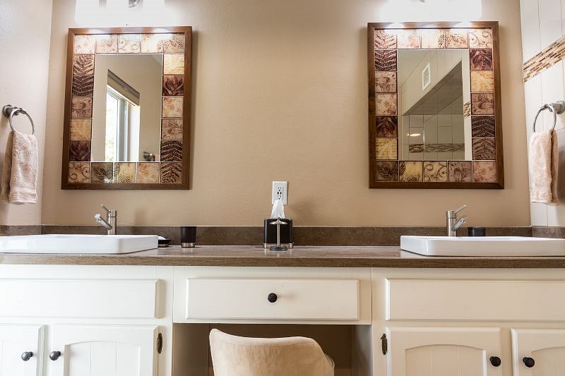 Dressing table