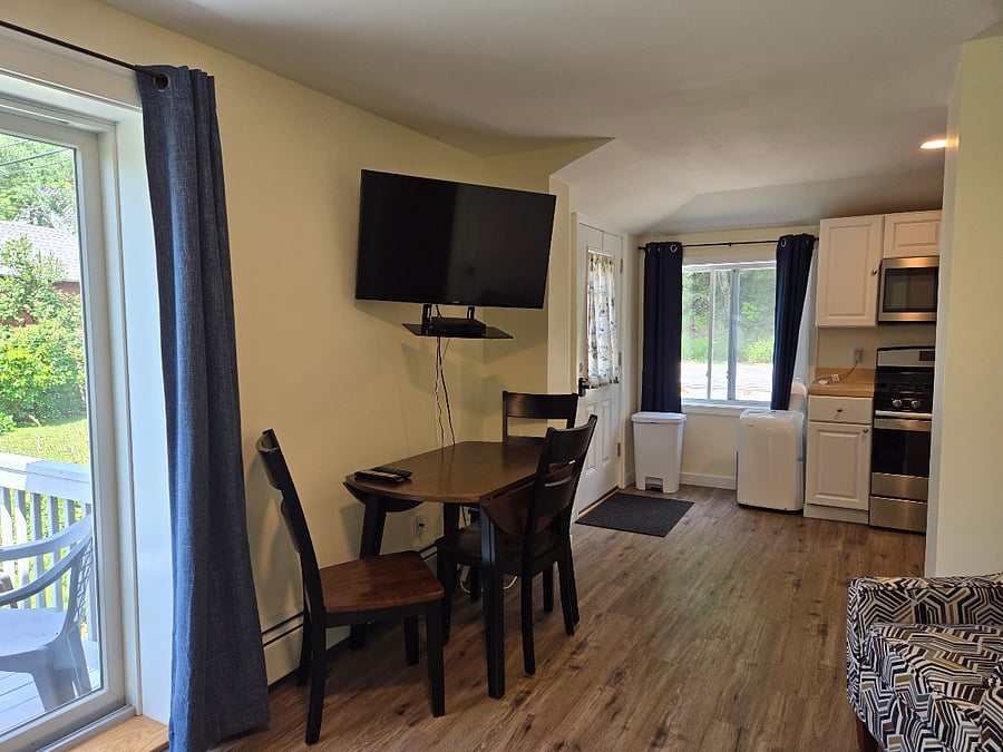 Eating area, Kitchen, and Entryway