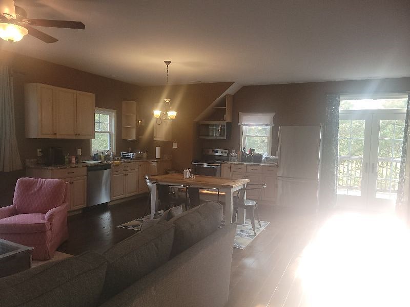Furnished Finder property 382777_1 photo 3