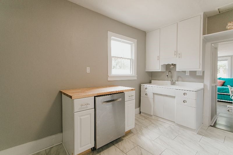 Furnished Finder property 382802_1 photo 13