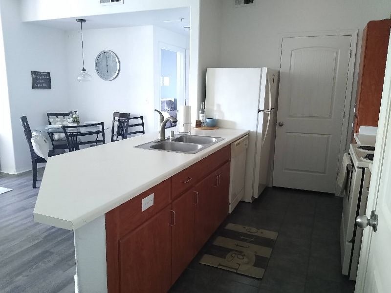 Furnished Finder property 382820_1 photo 5