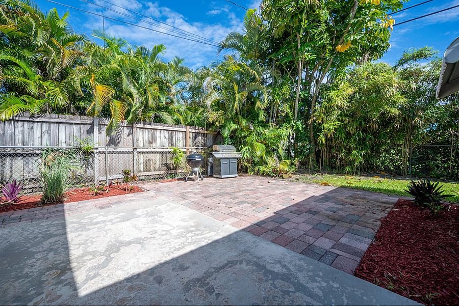Private Back Patio (fully fenced in)