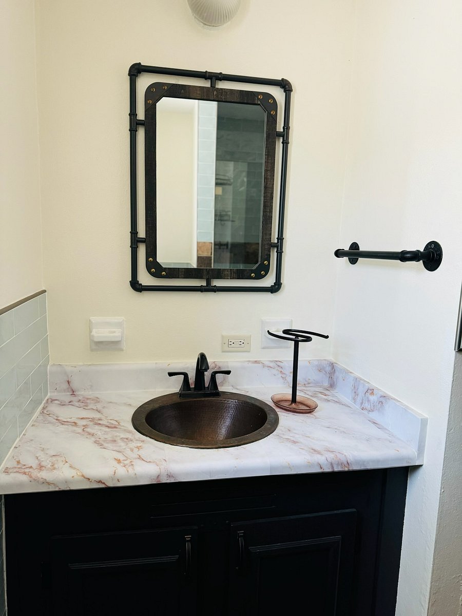 Private Guest Bath Sink Area