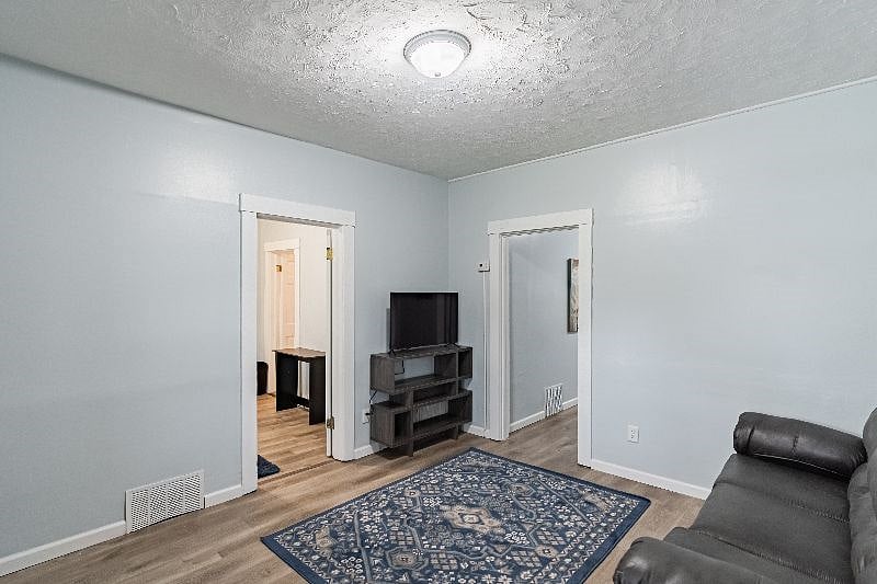 Furnished Finder property 383031_1 photo 3