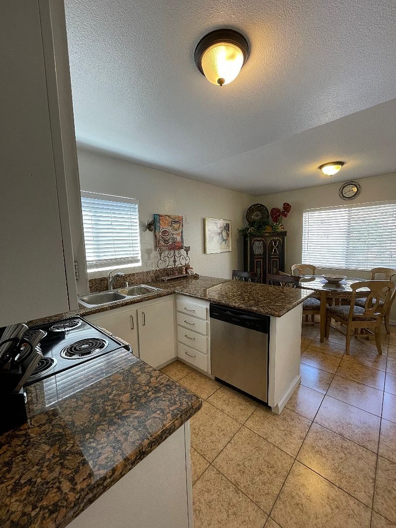 Furnished Finder property 383101_1 photo 8