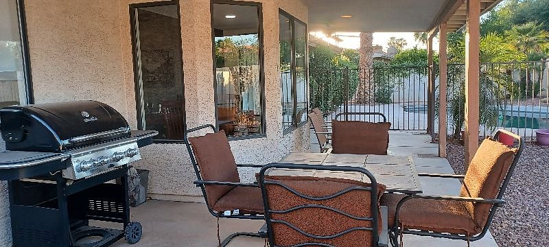 Patio
BBQ
Backyard dining table