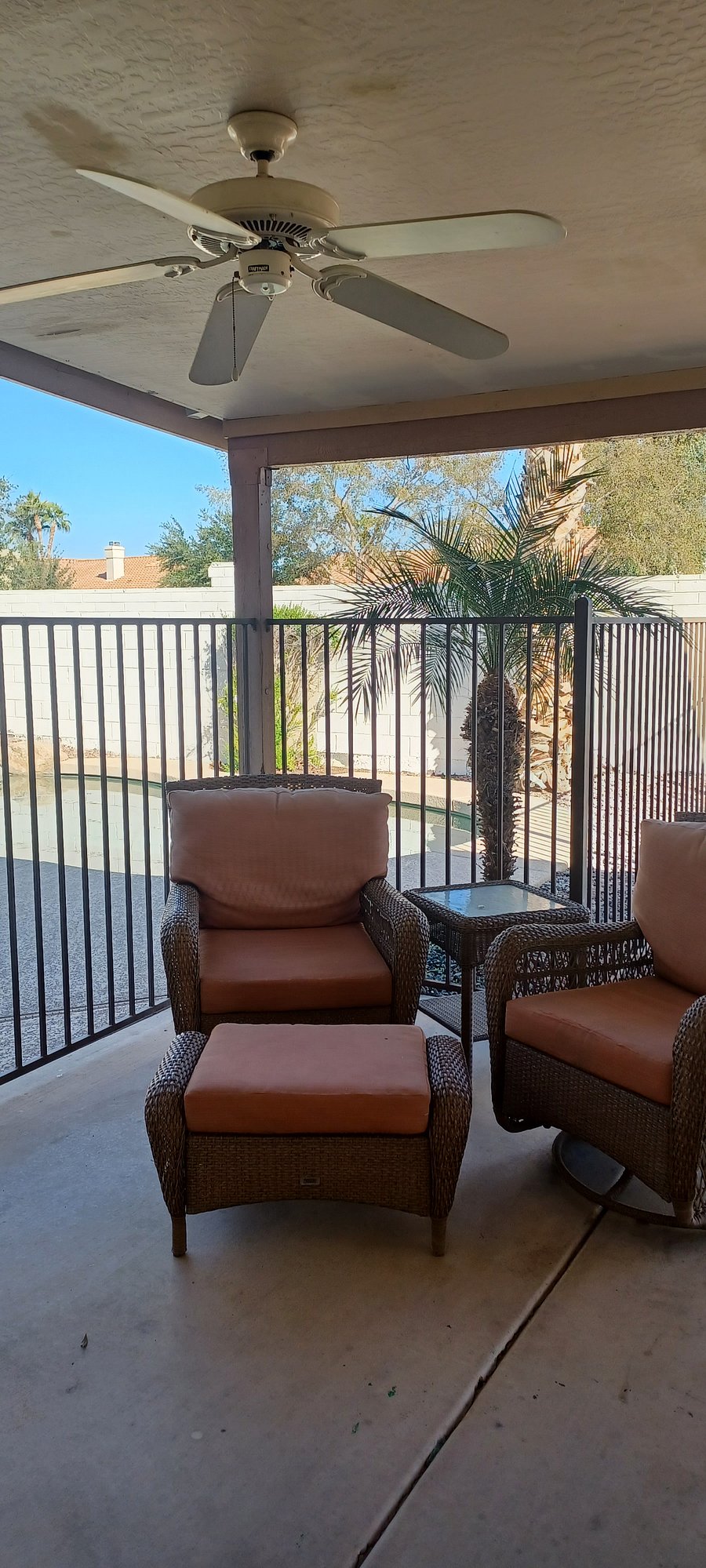 Patio
Backyard
Furniture