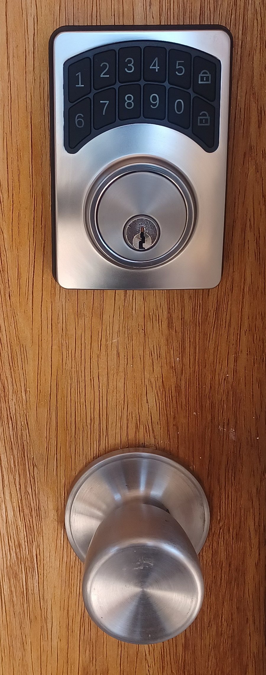 Front door
Keyless entry