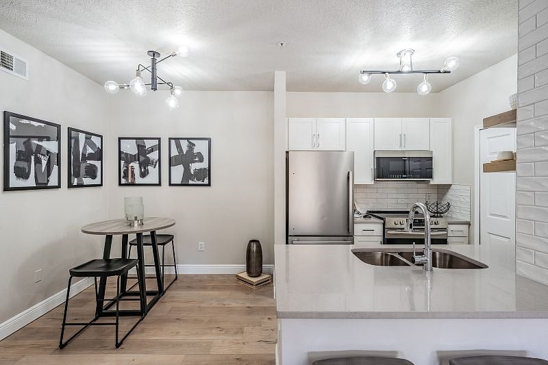 Furnished Finder property 383233_1 photo 9