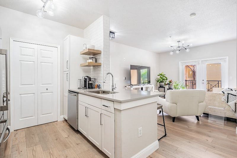 Furnished Finder property 383233_1 photo 15