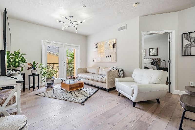 Furnished Finder property 383233_1 photo 2