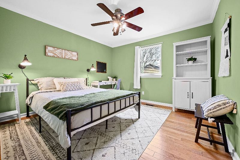 Hall bedroom 1
