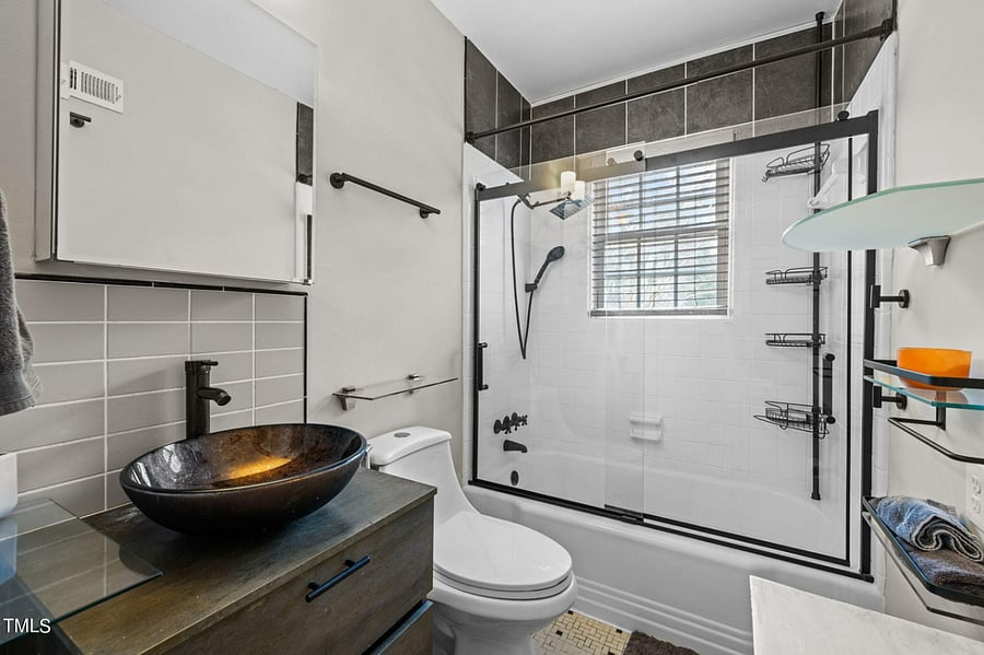 Furnished Finder property 383304_3 photo 16
