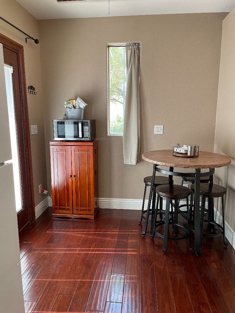 Furnished Finder property 383421_2 photo 6