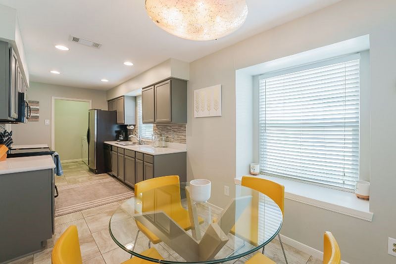 Furnished Finder property 383516_1 photo 11