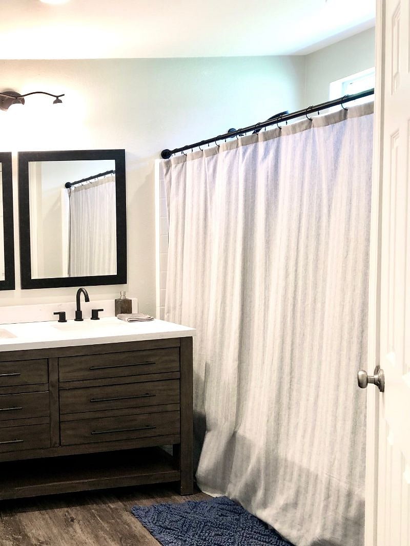 Master bathroom (shower with tub)
