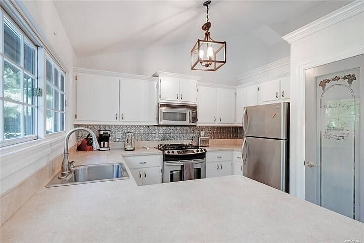 Furnished Finder property 383696_1 photo 10