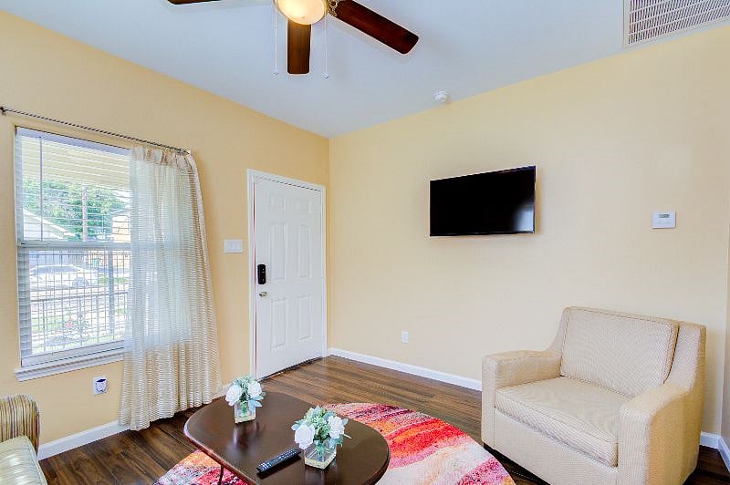 Furnished Finder property 383894_1 photo 7